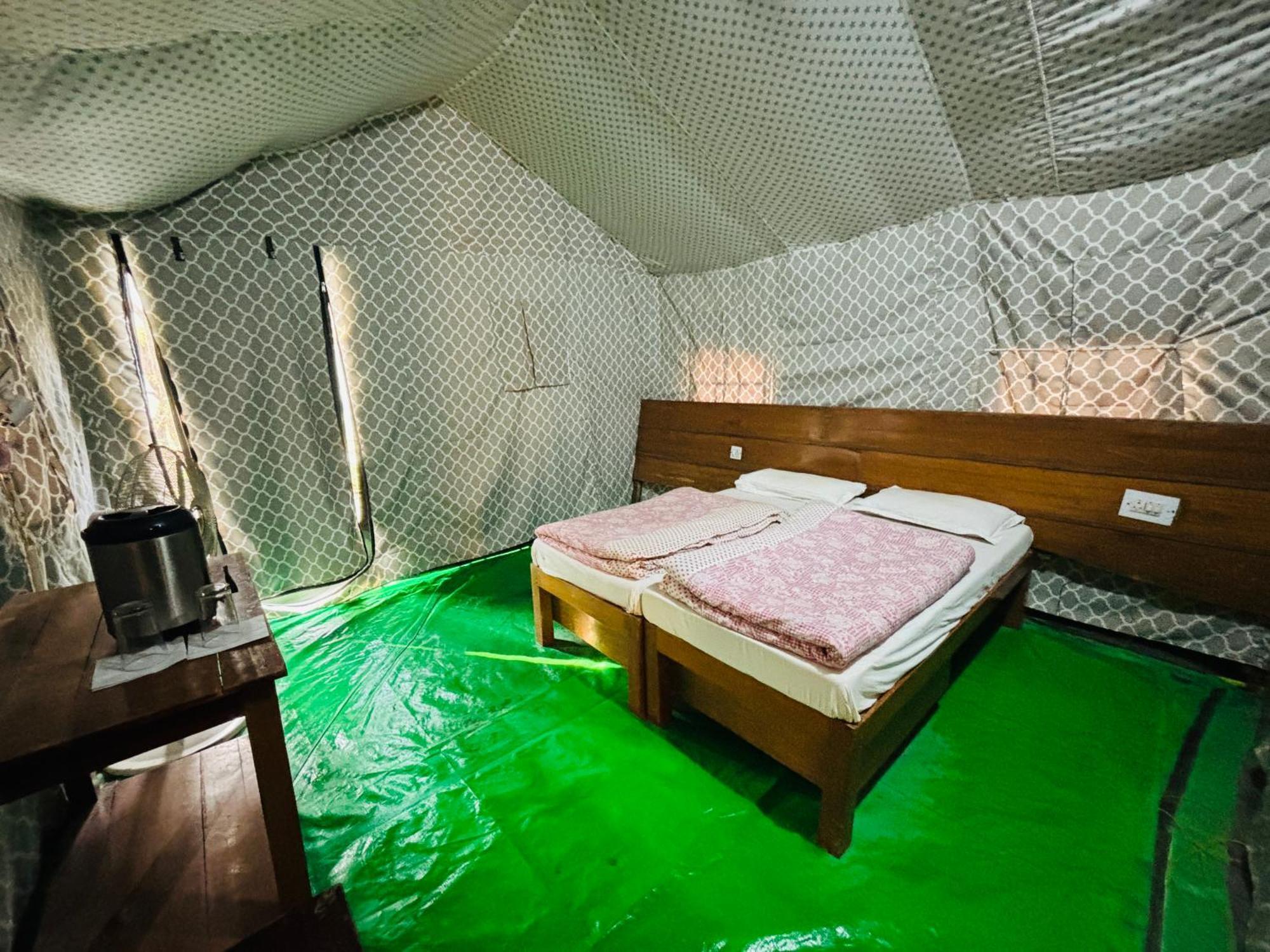 Отель Camp High 5 Jayalgarh Dangchura Экстерьер фото